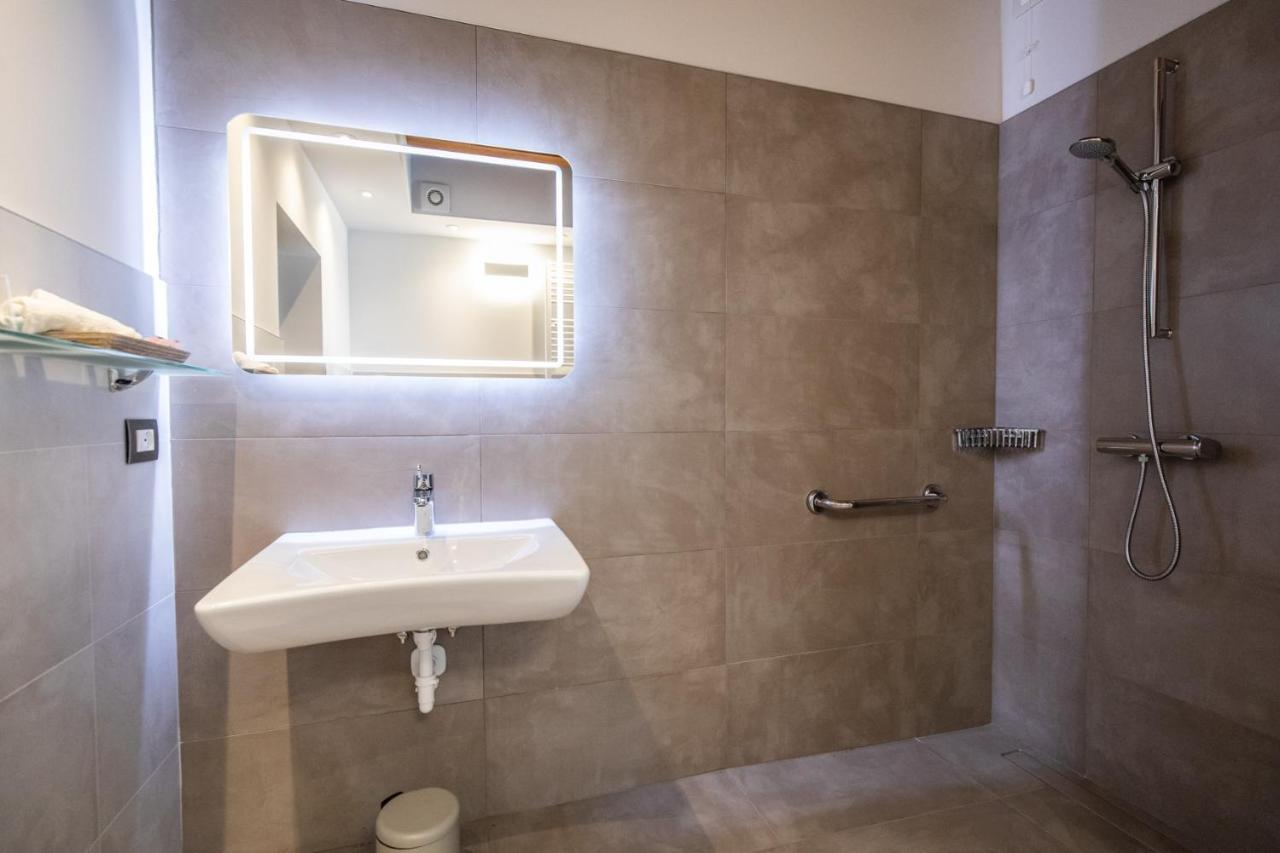 Atmosfere Charme & Country Hotel Borgo San Mauro Екстериор снимка