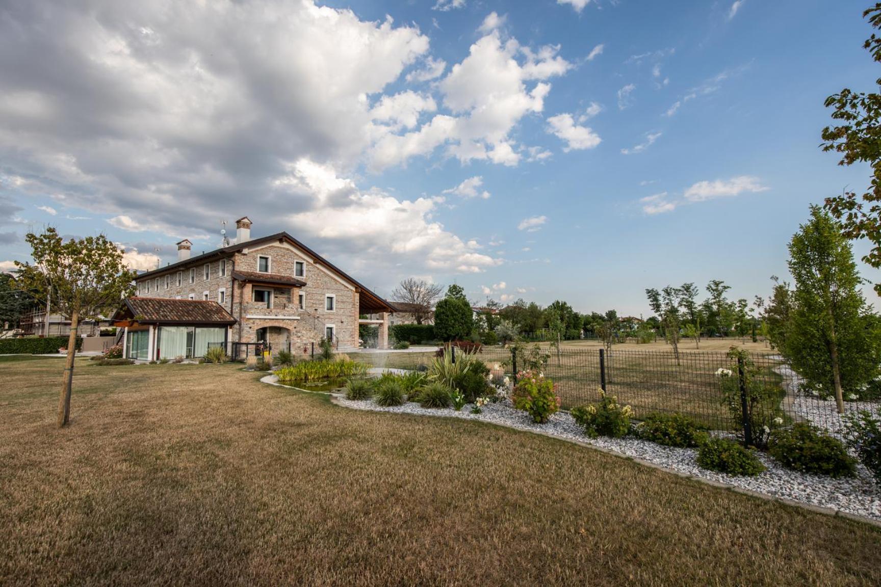Atmosfere Charme & Country Hotel Borgo San Mauro Екстериор снимка